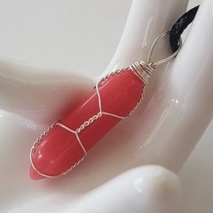 ♦️ Red Glow in the Dark Stone Necklace